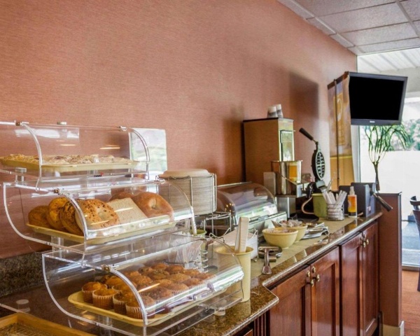 Quality Inn Waterbury image 17