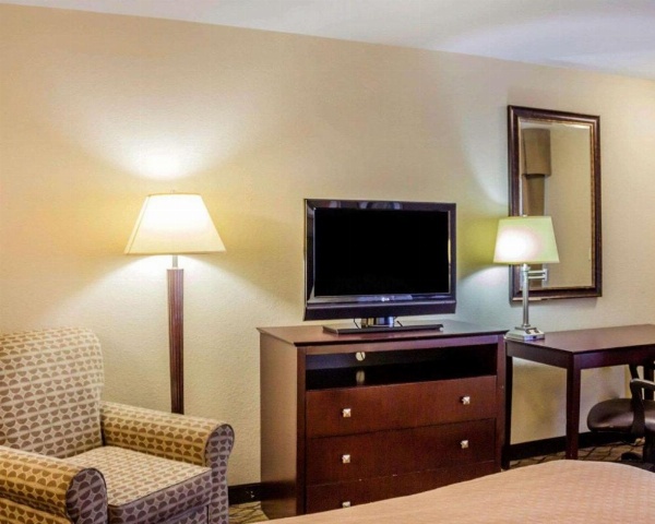 Quality Inn Waterbury image 23