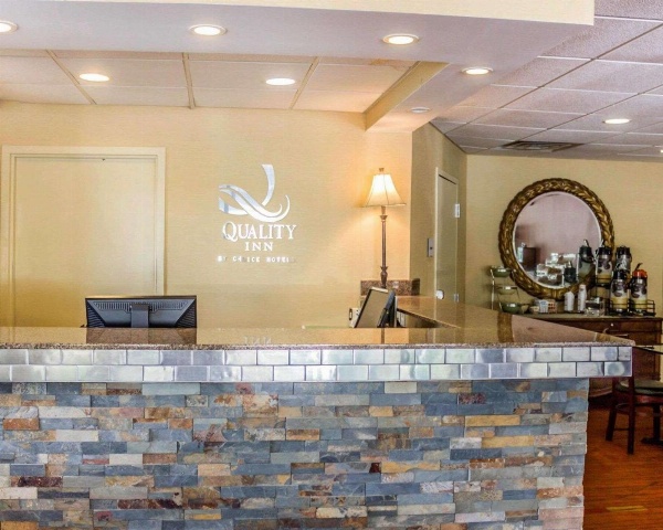 Quality Inn Waterbury image 5